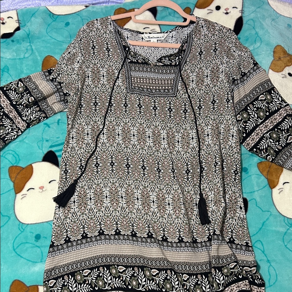 EUC Tantrums Gray and White Tie Front 3/4 Sleeve Tunic